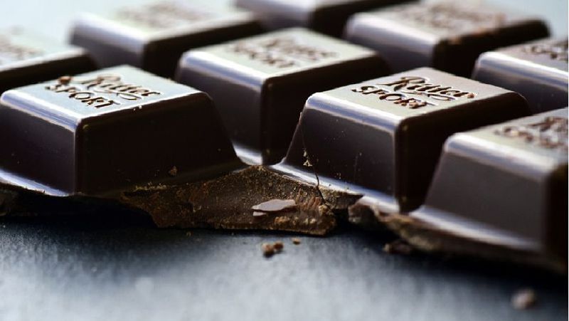 Қара шоколад қартаю процесін бәсеңдетеді – ғалымдар