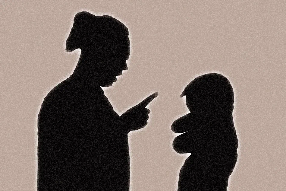 Қарапайым əйелді күйеуінің көзінше сиқырлайды