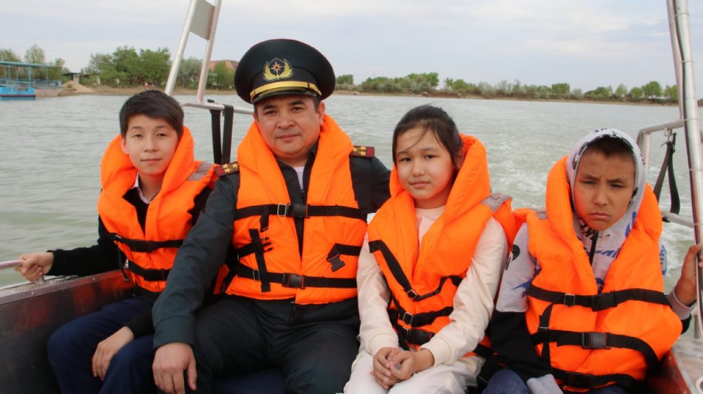 <strong>Бас құтқарушы балалармен сұхбаттасты</strong>