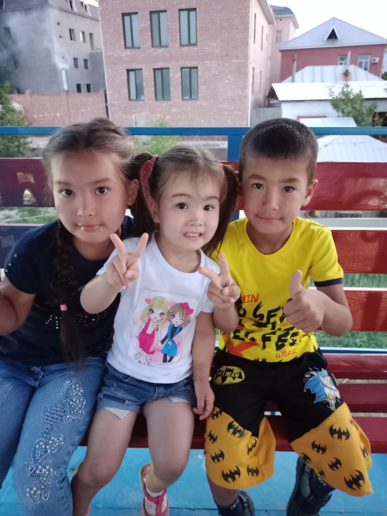 Үш бауырын құтқарған қыз