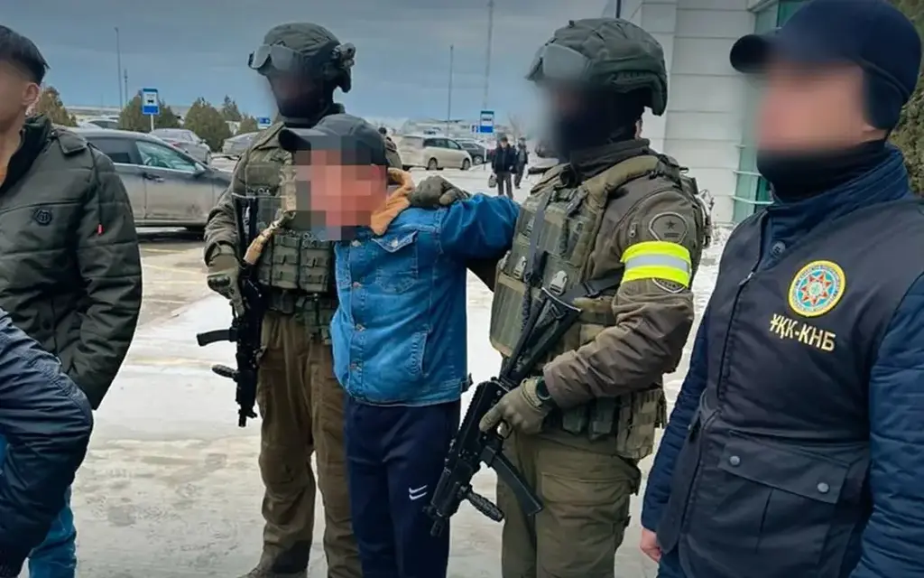 Асқазанына 1 келі героин жұтып алып, Қазақстанға кірген шетелдіктер ұсталды