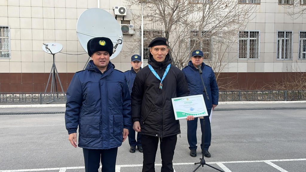 Қызылордада қоян – қолтық ұрыстан жүлдемен оралған полицейлер марапатталды