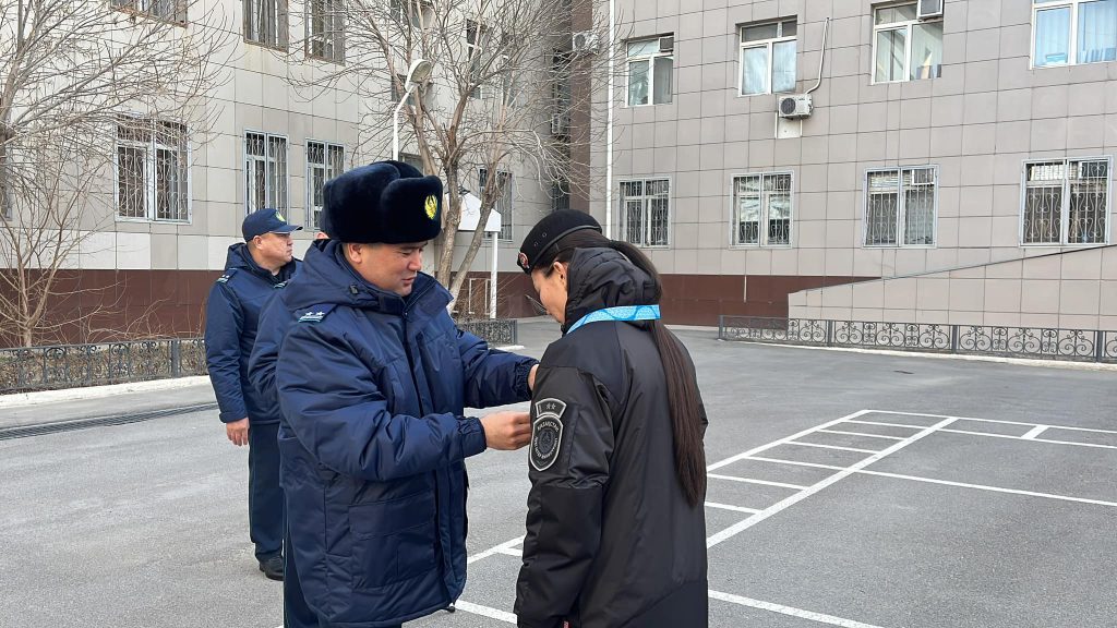 Қызылордада қоян – қолтық ұрыстан жүлдемен оралған полицейлер марапатталды