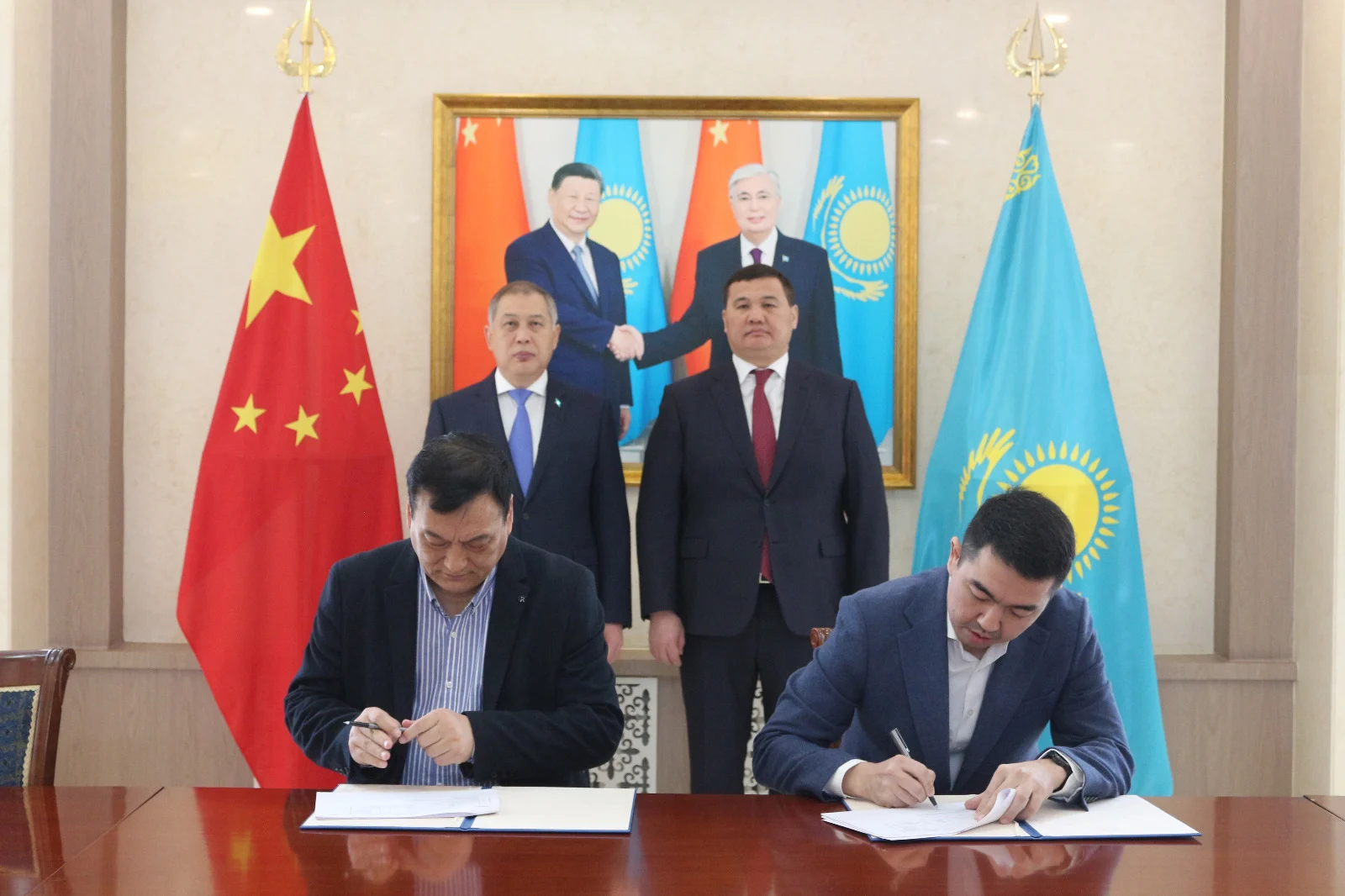 Қытайлық компаниялармен екіжақты келісімге қол қойылды