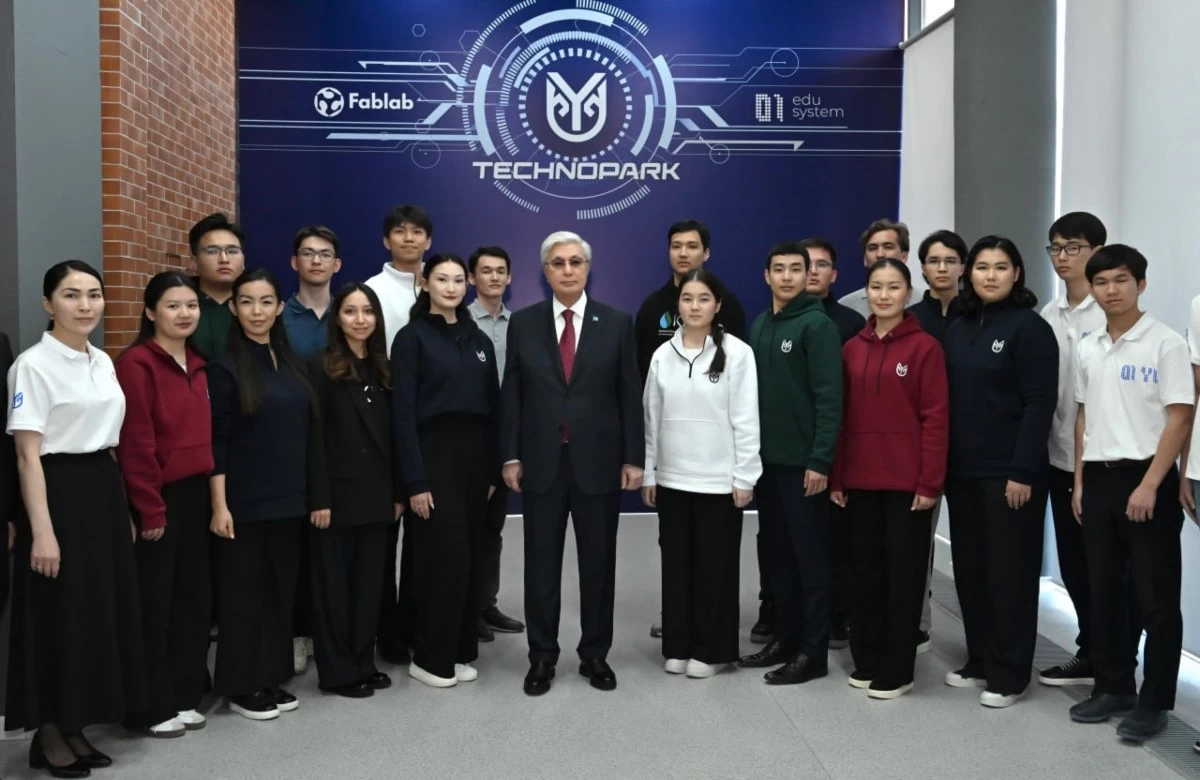 Маңғыстауға жұмыс сапарымен барған Тоқаев әуежай құрылысын тезірек аяқтауды тапсырды