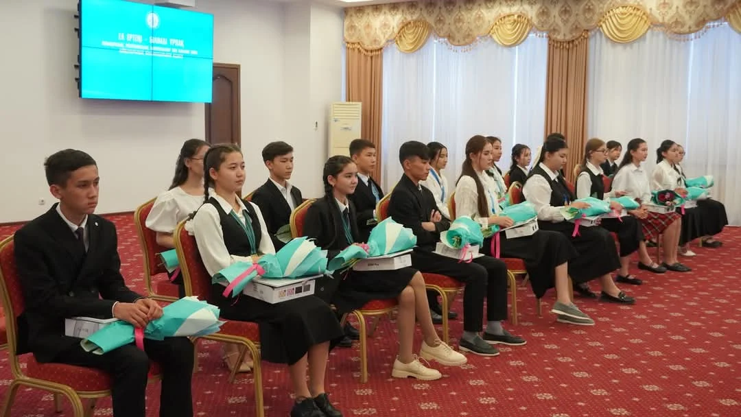 Жетістігімен қуантқан дарынды балалар марапатталды
