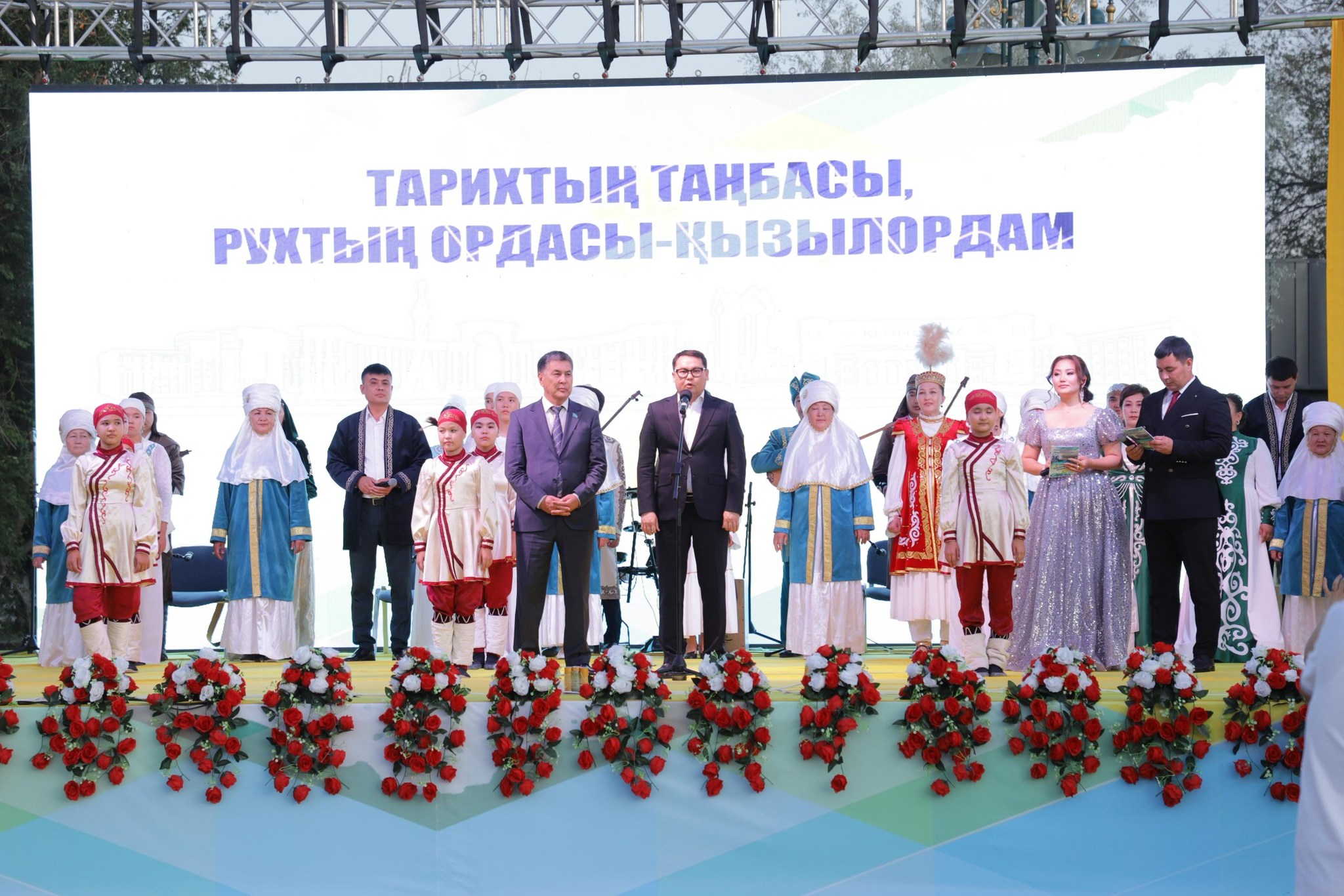 Жалағаш өнерпаздары Қызылорда аспанын әнге бөледі