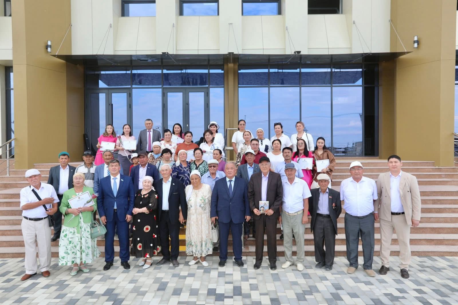 Аудан әкімі журналистика саласының өкілдерімен жүздесті