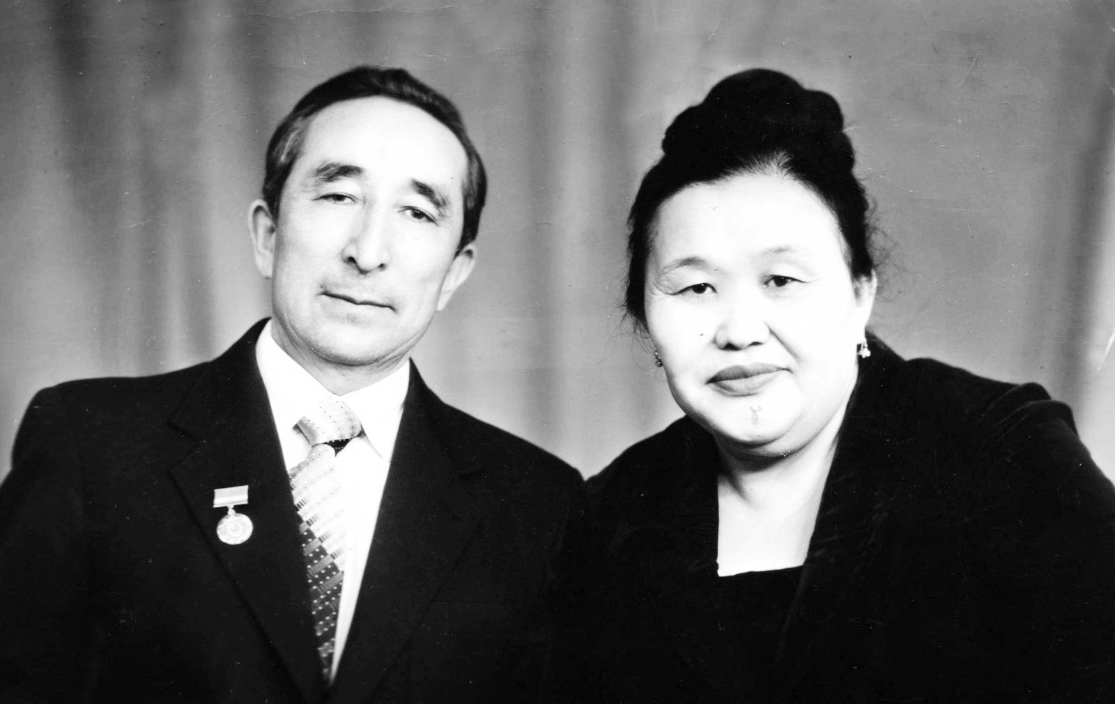 Мен өз қолымды жұлып аламын Бір және үш еркек порно онлайн