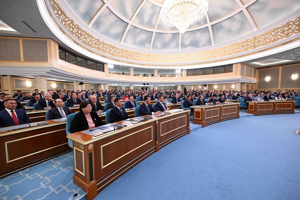 Мемлекет басшысы Қасым-Жомарт Тоқаевтың «Жасанды интеллект дәуіріндегі Қазақстан: өзекті мәселелер және оны түбегейлі цифрлық өзгерістер арқылы шешу» атты Қазақстан халқына Жолдауы