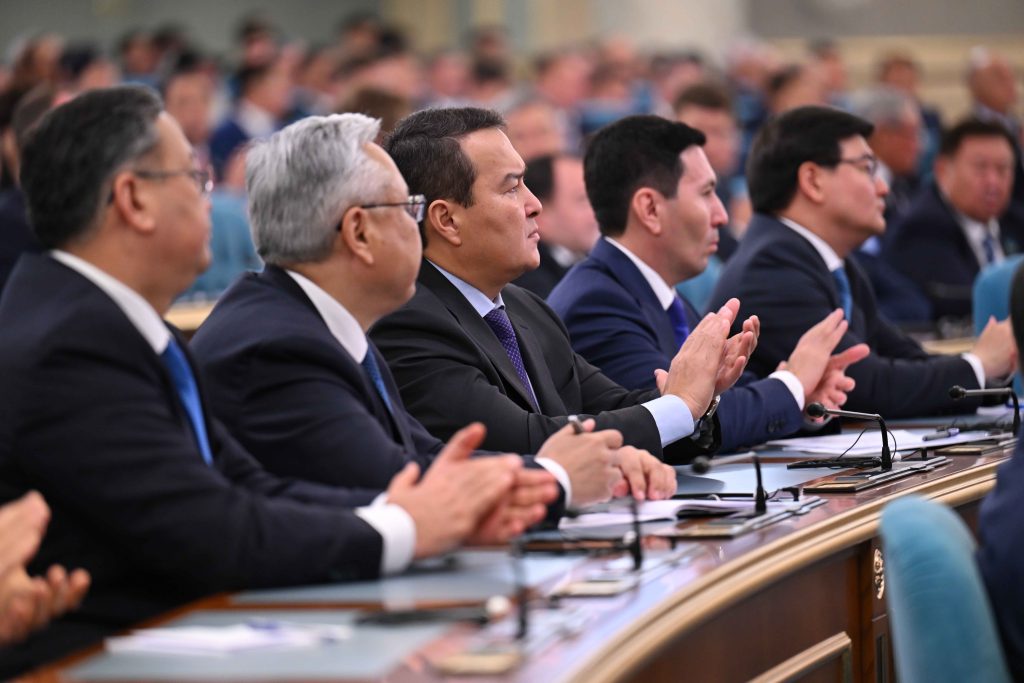 Мемлекет басшысы Қасым-Жомарт Тоқаевтың «Жасанды интеллект дәуіріндегі Қазақстан: өзекті мәселелер және оны түбегейлі цифрлық өзгерістер арқылы шешу» атты Қазақстан халқына Жолдауы