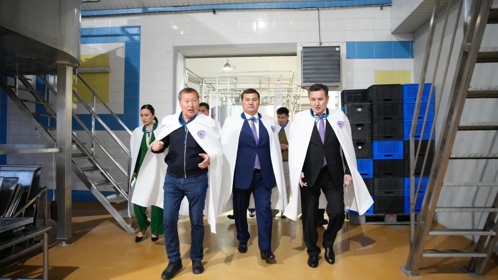 Сыр өңірінің делегациясы Өскемендегі нысандармен танысты