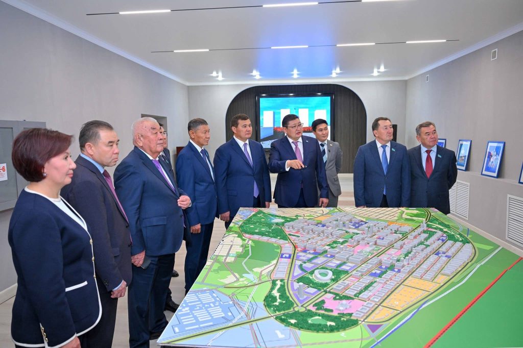 Сыр өңірінің делегациясы Семейдегі бірқатар нысандарды аралады