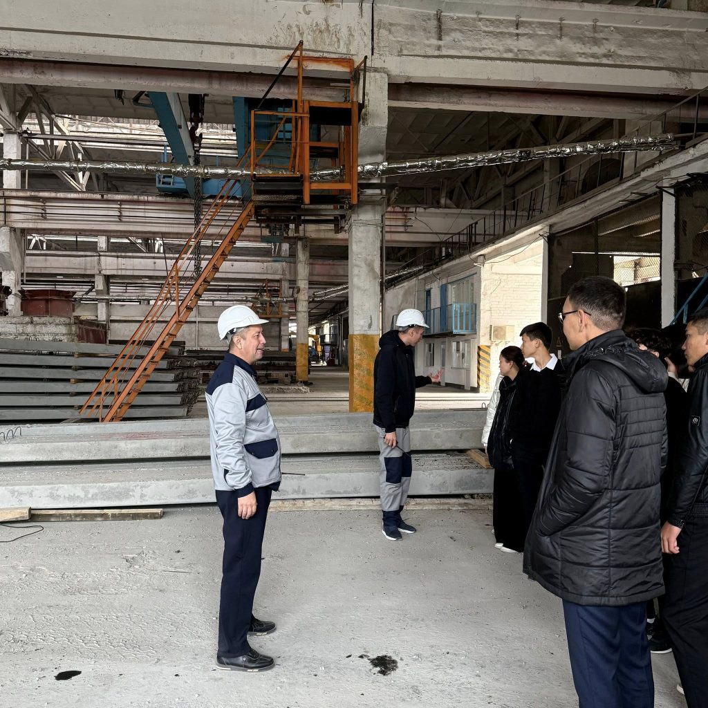 Қызылорда оқушылары темір-бетон зауытында болды