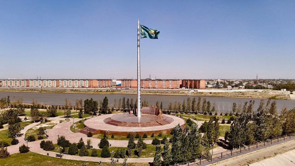 Қызылордада Республика күніне орай мемлекеттік ту көтеру рәсімі өтті