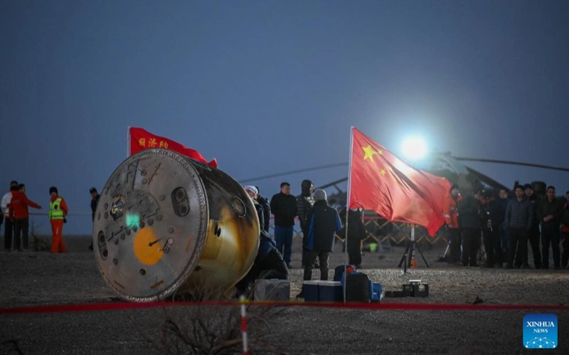 Ғарышта ұзақ уақыт қалып қойған тайконавтар Жерге оралды