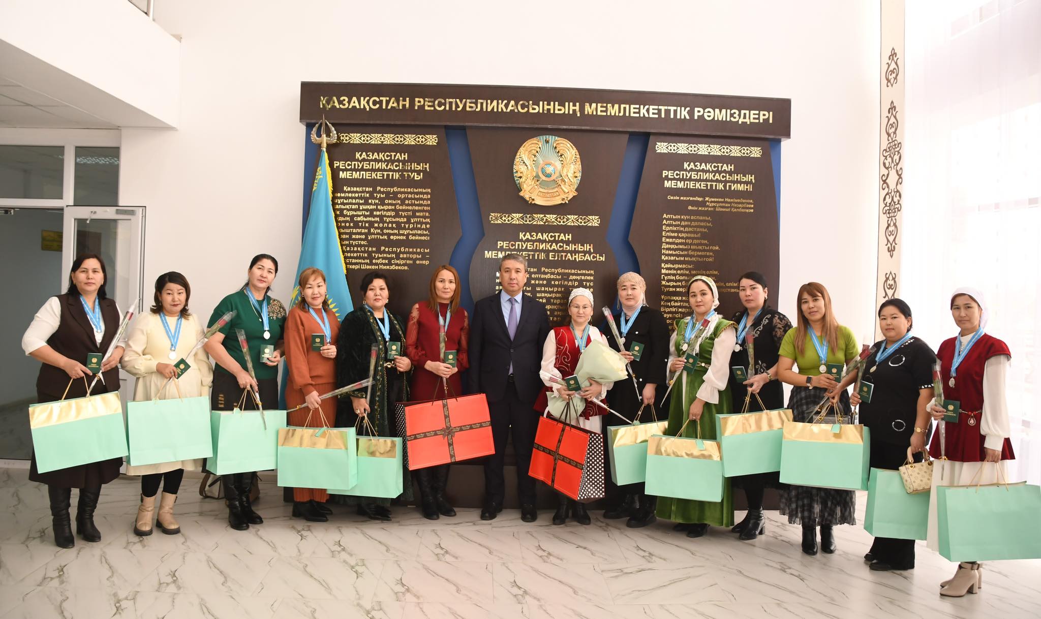 Қазалыда көпбалалы аналарға «Алтын алқа» және «Күміс алқа» табысталды