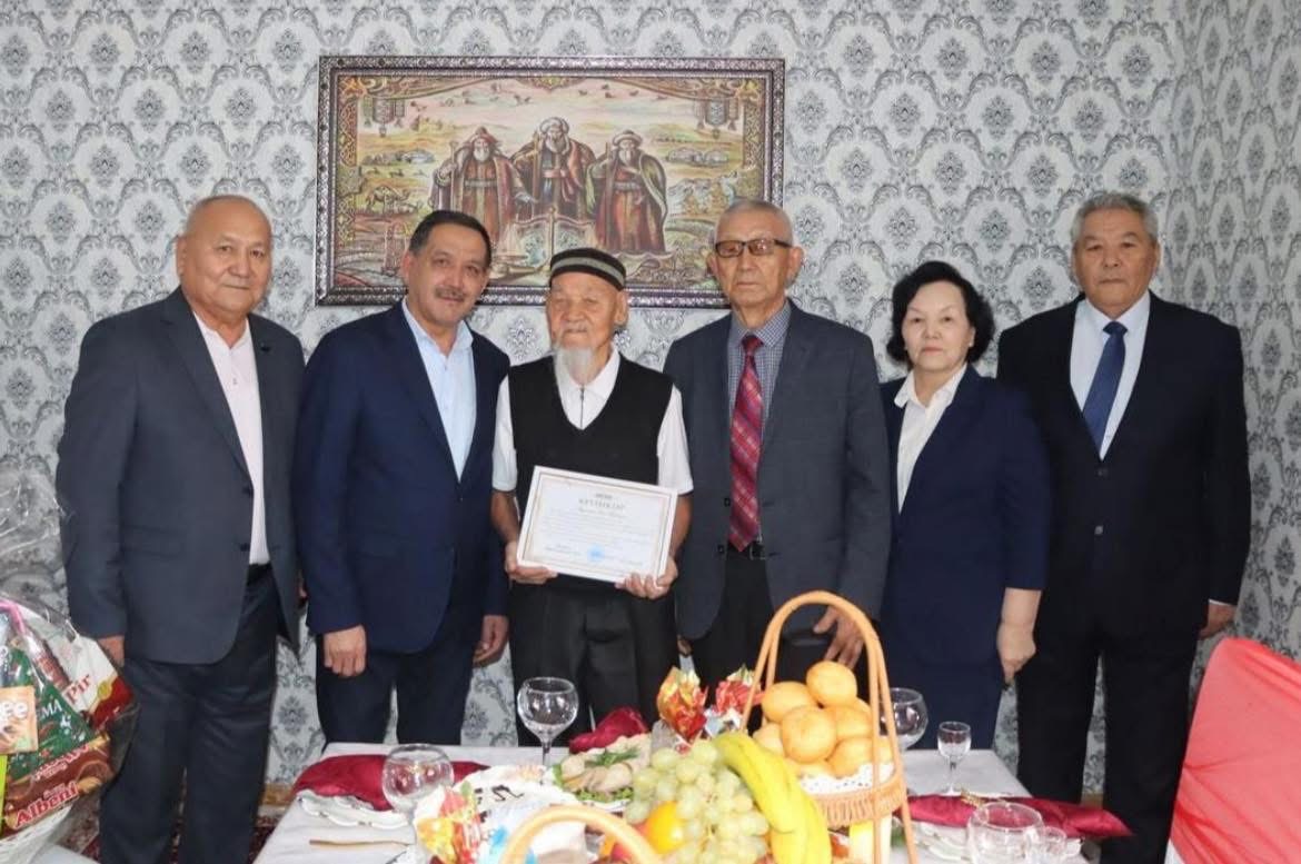 Қарт майдангер 104 жасқа толды