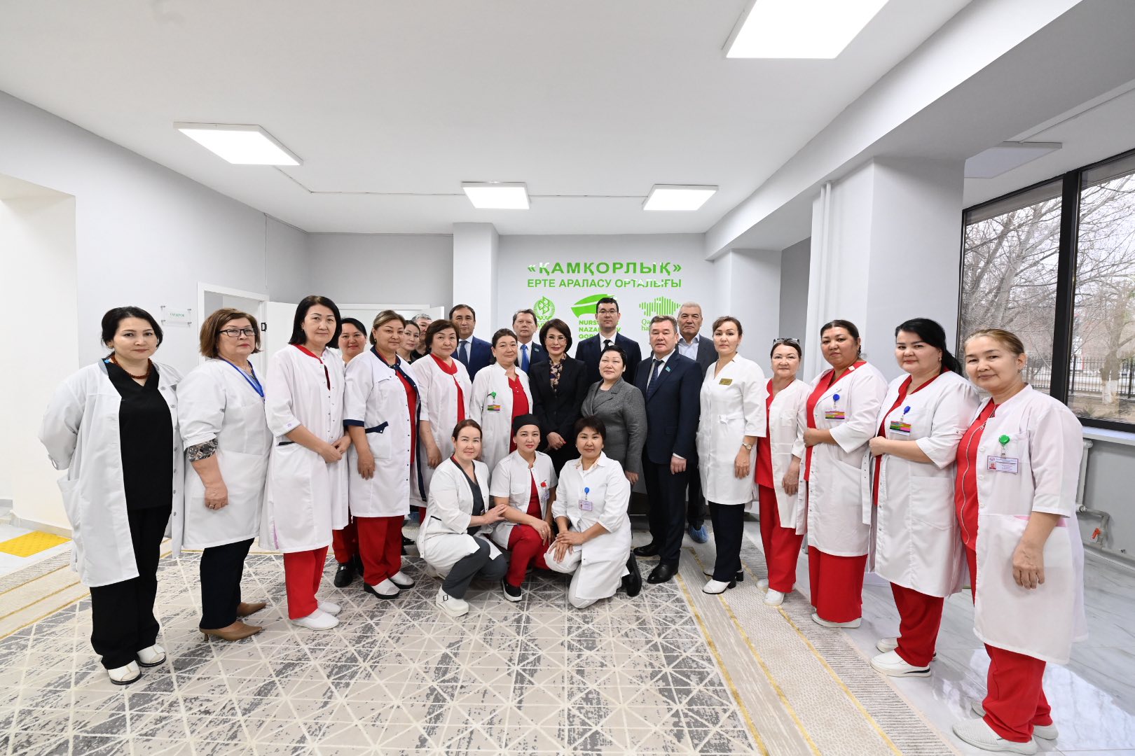 Денсаулық сақтау министрі «Қамқорлық» ерте араласу орталығының жұмысымен танысты