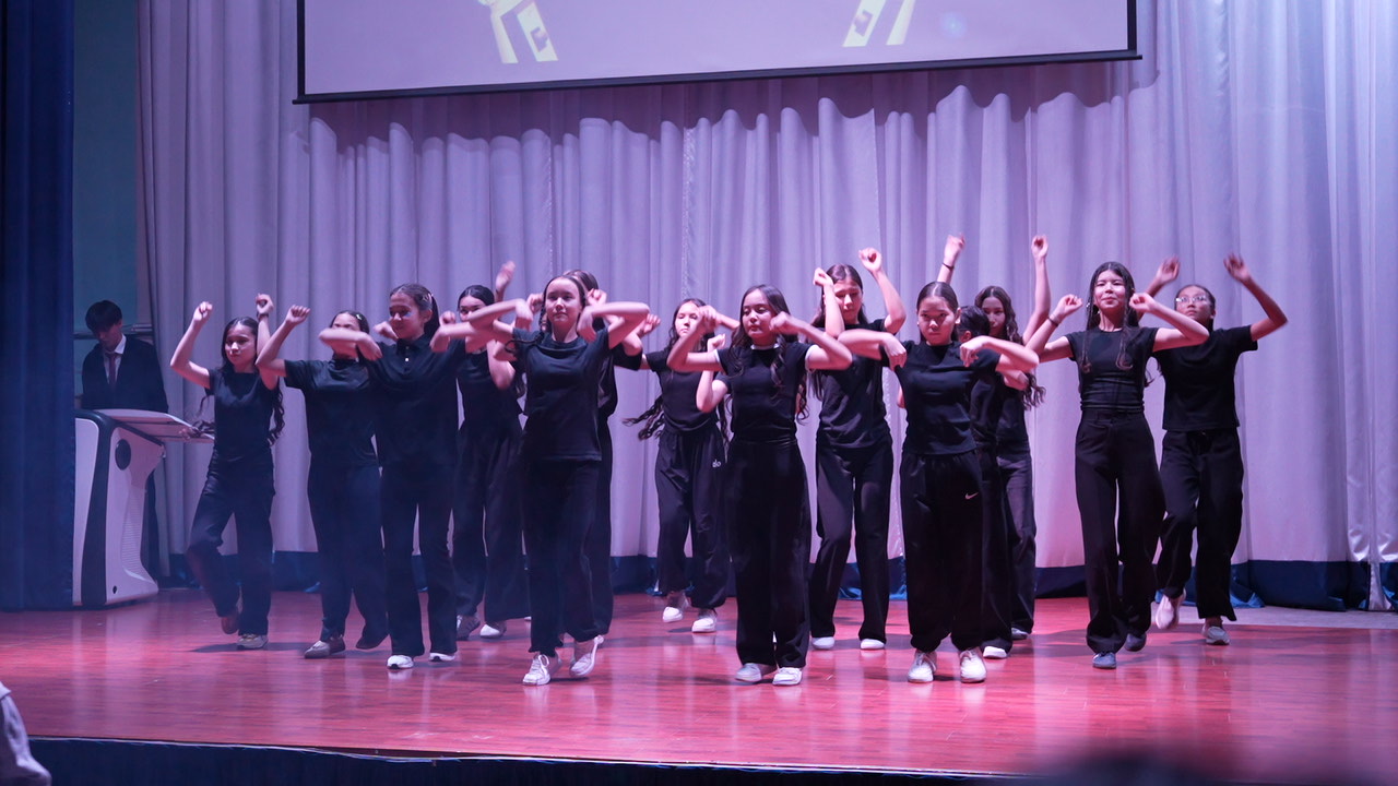 «Екі жұлдыз»: шығармашылық пен мектеп бірлігінің мерекесі