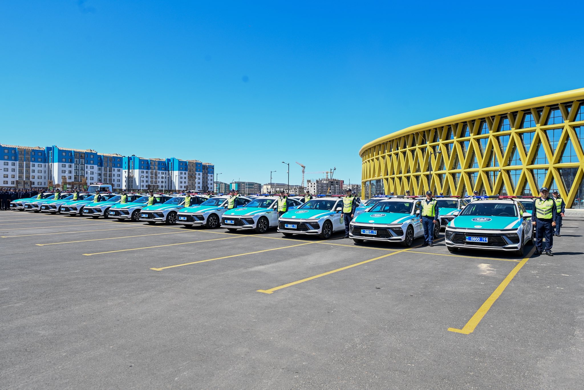 Қоғамдық қауіпсіздікті күшейту: Полицияға 100 жаңа автокөлік табысталды