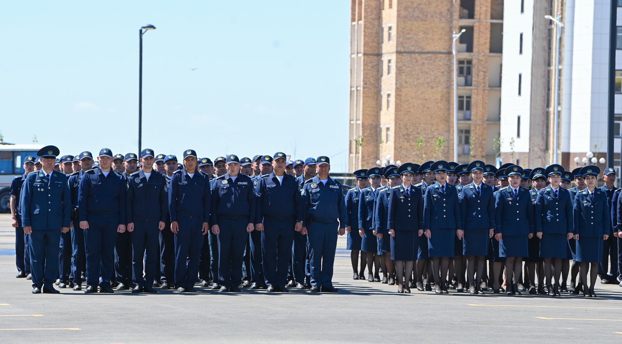Қоғамдық қауіпсіздікті күшейту: Полицияға 100 жаңа автокөлік табысталды
