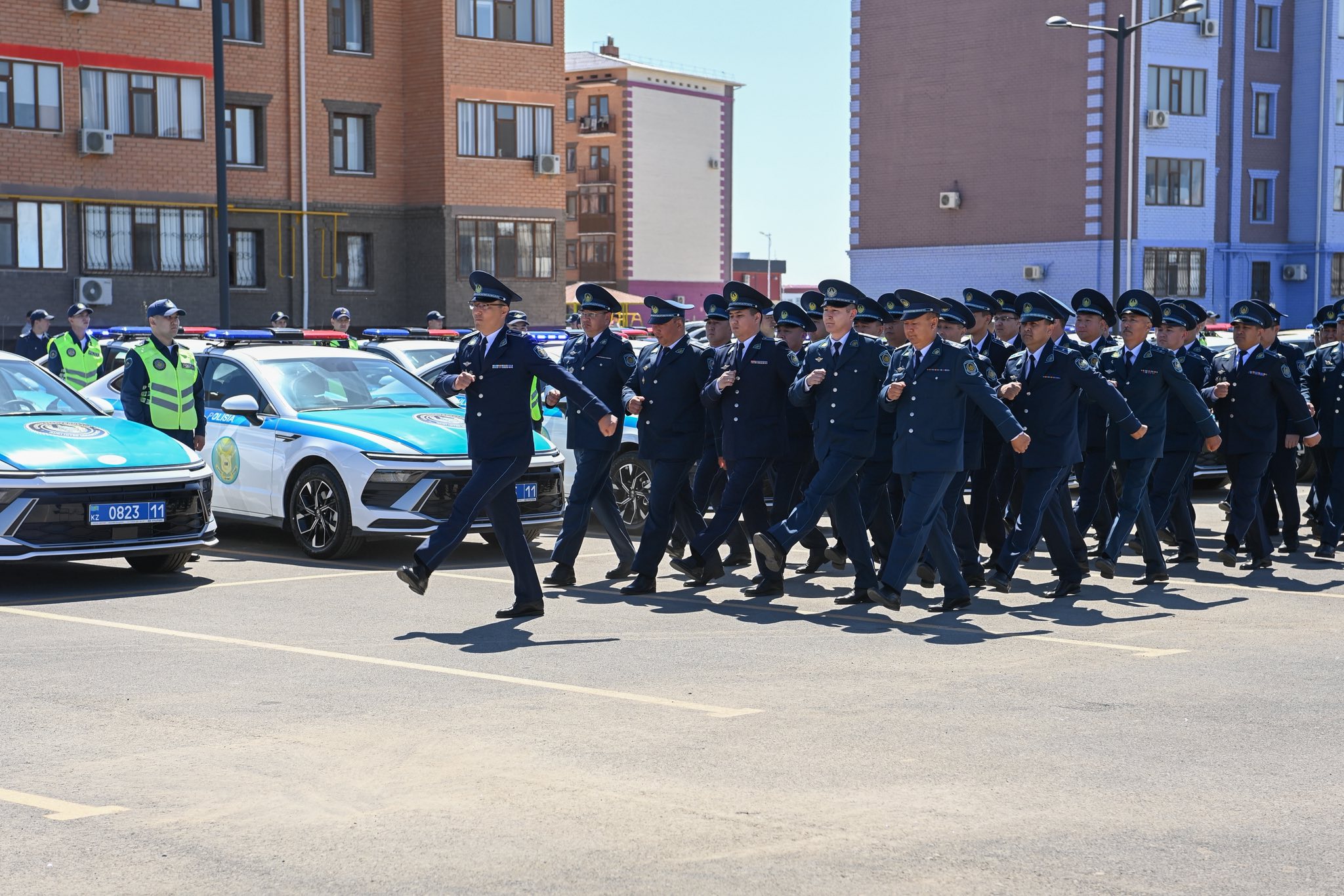Қоғамдық қауіпсіздікті күшейту: Полицияға 100 жаңа автокөлік табысталды