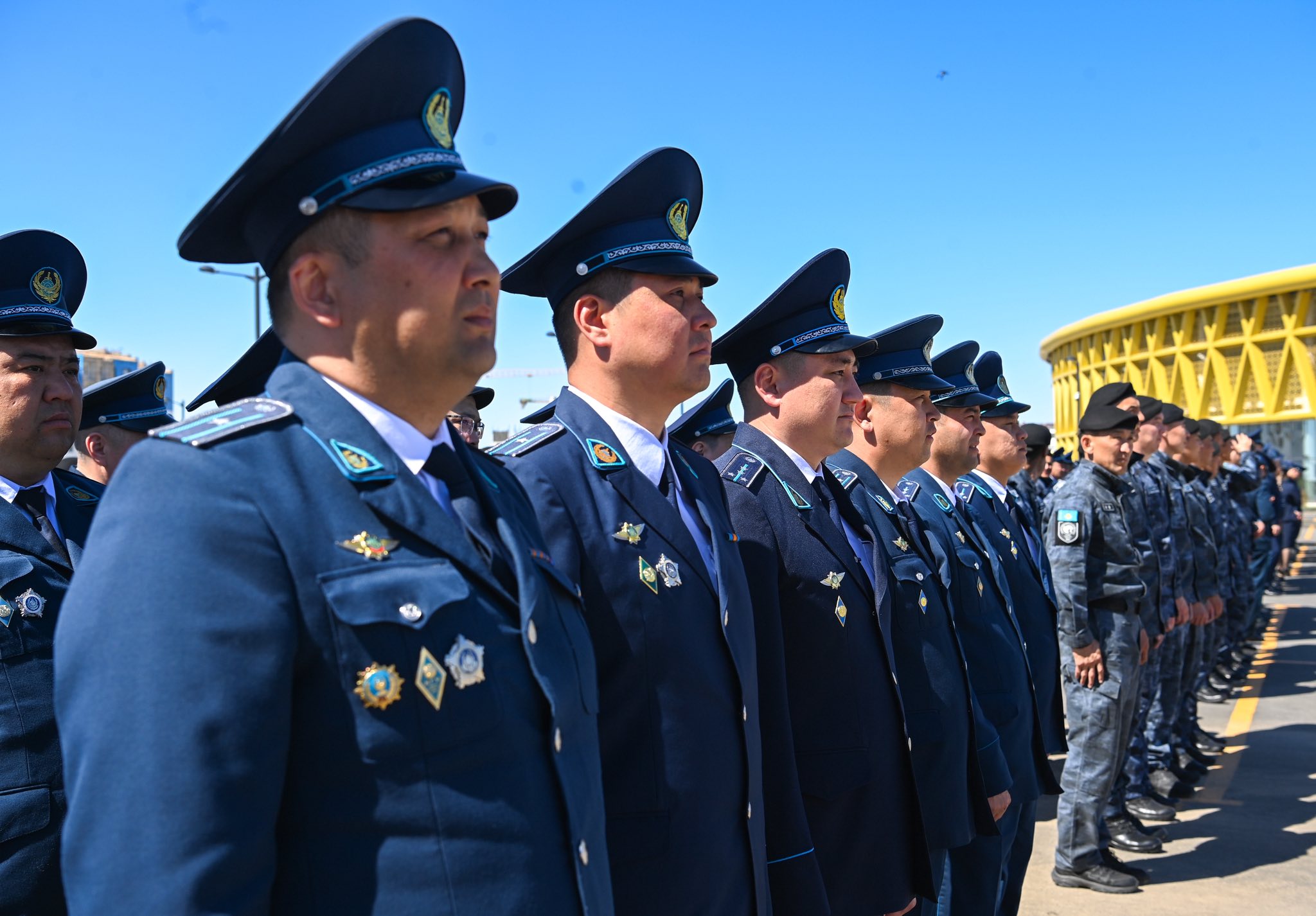 Қоғамдық қауіпсіздікті күшейту: Полицияға 100 жаңа автокөлік табысталды
