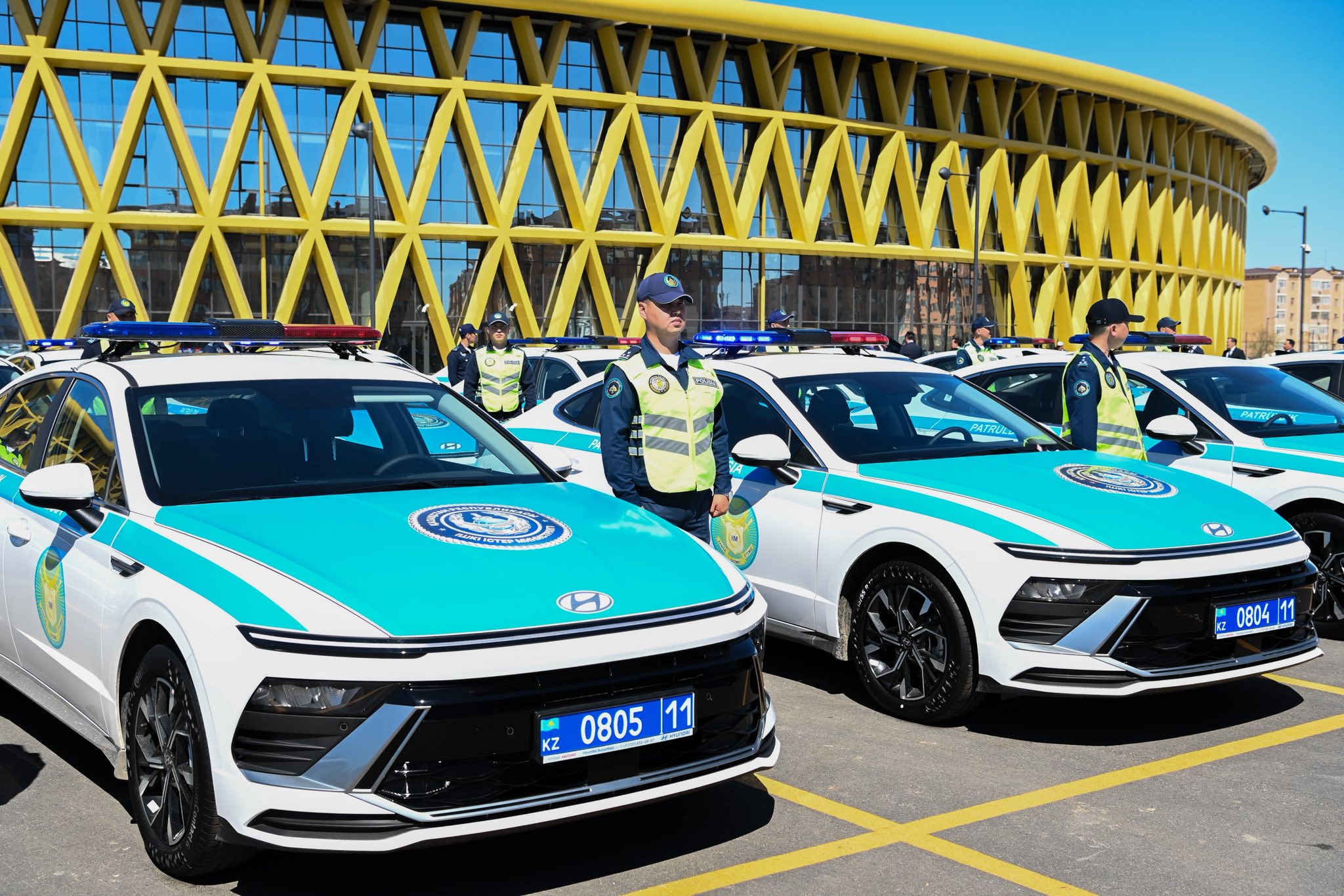 Қоғамдық қауіпсіздікті күшейту: Полицияға 100 жаңа автокөлік табысталды