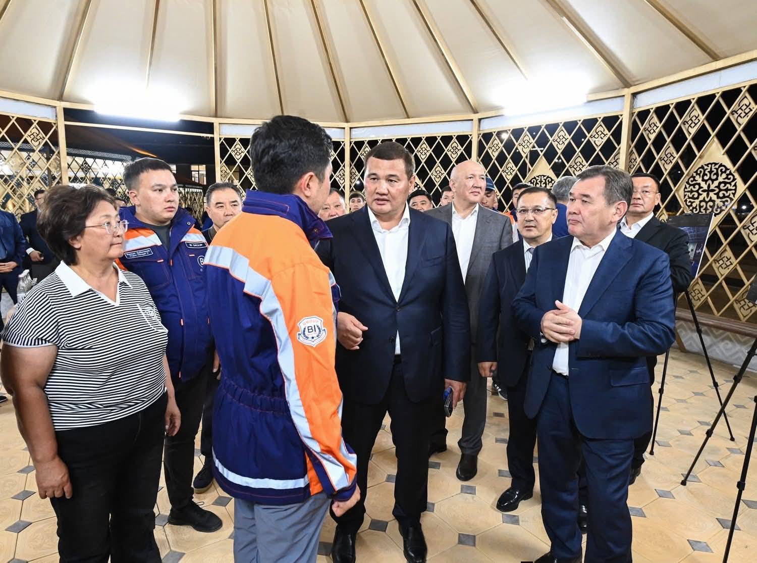 Сыр өңірінде соғыс ардагеріне, коммуналдық сала мамандарына құрмет көрсетілді