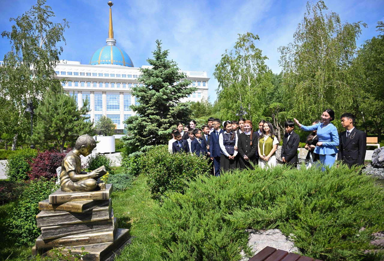 Еліміздің әр өңірінен келген оқушылар Ақорданы аралады