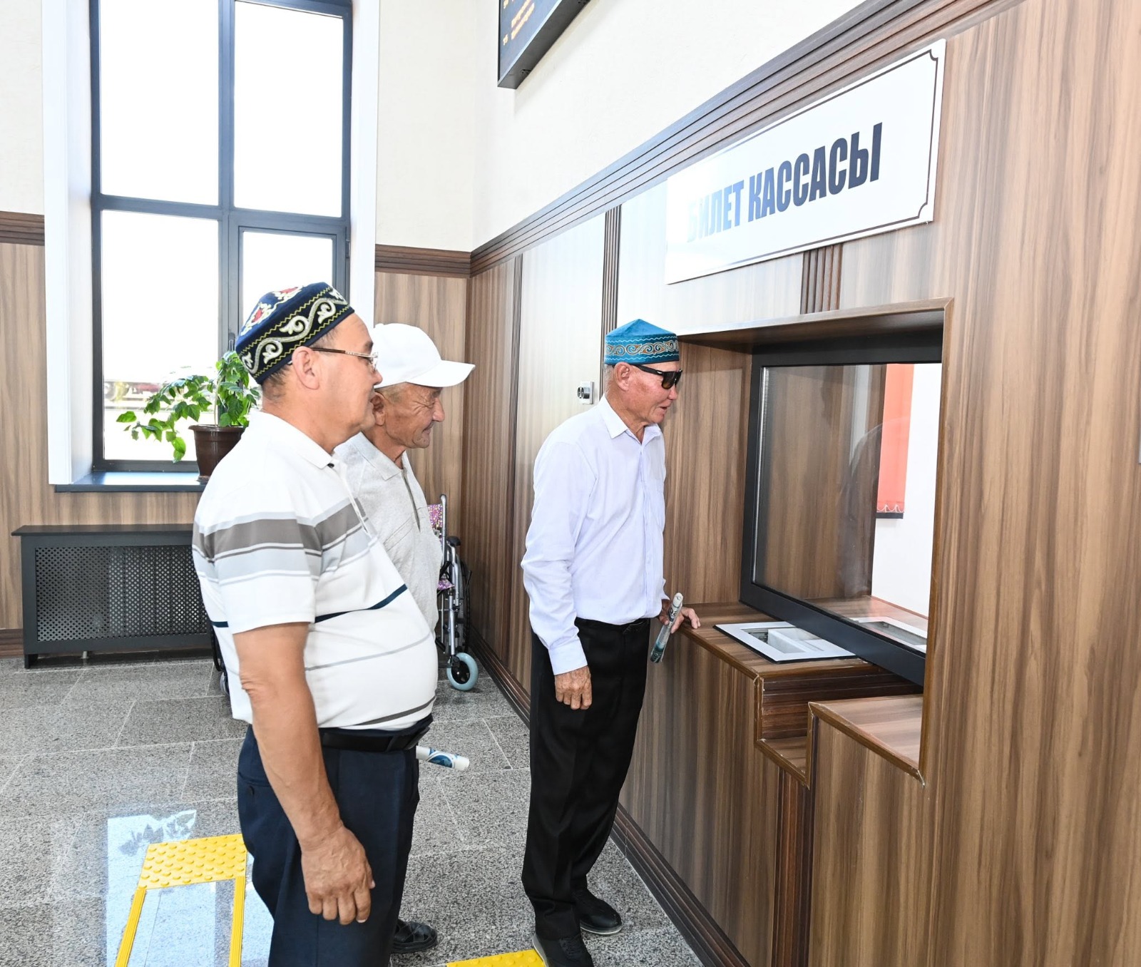 Теміржол вокзалдары қайта түледі