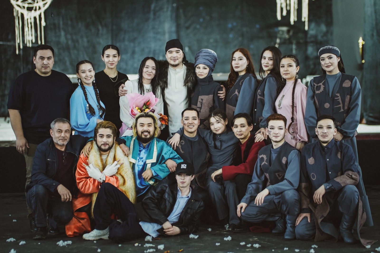 Өнер көгіндегі жастар театры