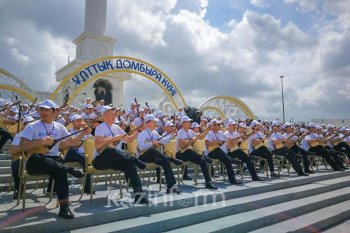 Елбасы 2 мыңнан астам домбырашының өнерін тамашалады