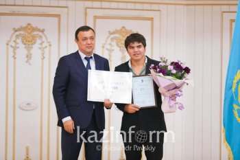 МузАРТ әншісі Кенжебек есту қабілеті төмен балаларға арнап орталық ашпақ