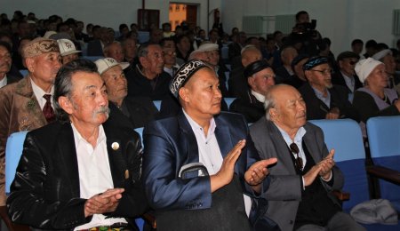 Халық ақынының құрметіне арналған айтыс