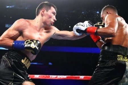 Жәнібек Әлімханұлы кәсіпқой бокста үшінші рет жеңіске жетті