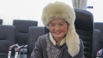 Бүркітші Айшолпан білімін Қазақстанда жетілдірмек