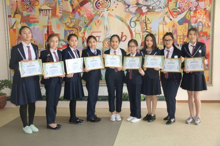 Оқушылар креативті бетбелгі дайындаудан жарысты