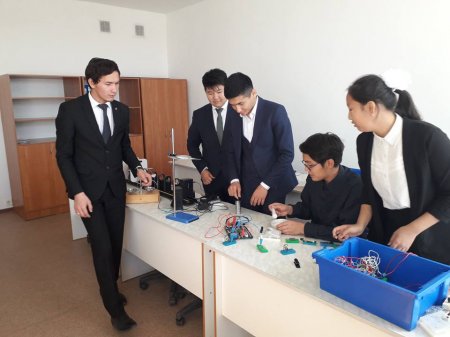 Жас ғалымдар ақтық сынына жолдама алды