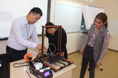 Информатиктер мобильды қосымша құрастыруды үйренді