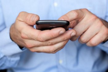 Дәурен Абаев: Ұялы телефонды сим-картаға тіркеу үшін бес амал-әдіс ұсынылып отыр