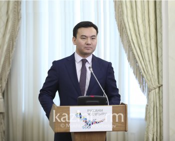 100 жаңа оқулық: Рауан Кенжеханұлы қандай кітаптар аударылып жатқанын айтты