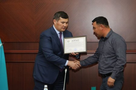 Төтеннен келген жағдайға төтеп берген азаматтар марапатталды