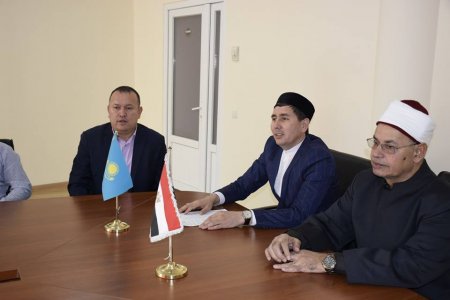 20 шәкірттің оқу ақысын өтеп берді