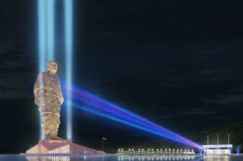 Әлемдегі ең биік мүсін тұрғызылды