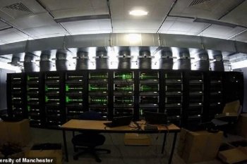 Әлемдегі ең үлкен суперкомпьютер іске қосылды - Daily Mail