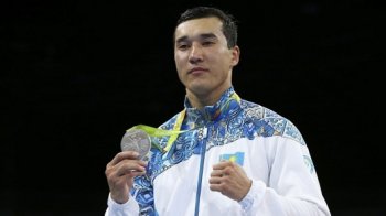 Әділбек Ниязымбетов бокстағы карьерасын тоқтатты