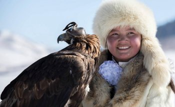 Бүркітші қыз Айшолпан Моңғолияда жоғары марапатқа ие болды