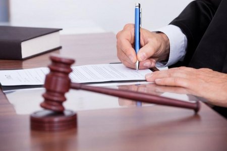 Қызылордада полиция қызметкерін ұрған 3 жігіт сотталды